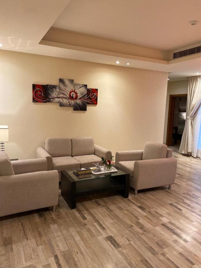 Thwary Hotel Suites Riyadh Ngoại thất bức ảnh
